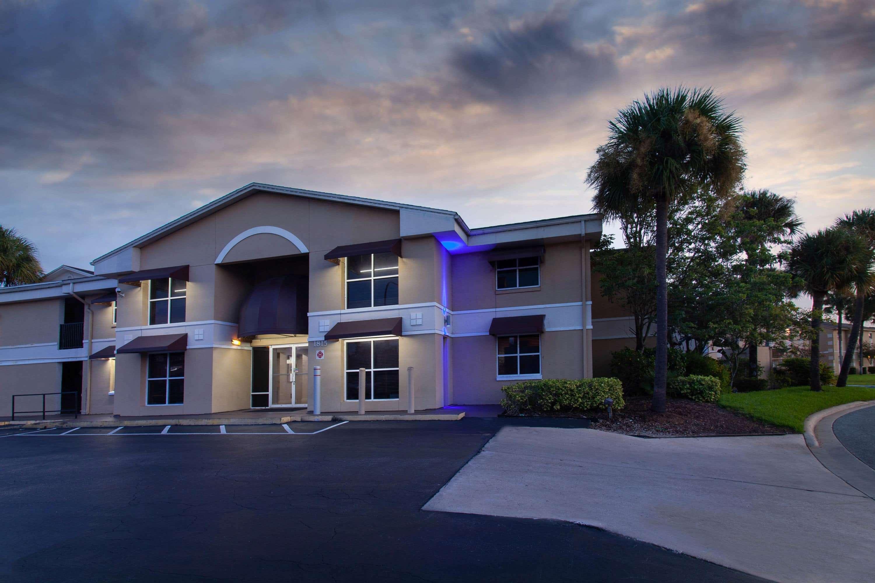 Motel Super 8 By Wyndham Kissimmee Exterior foto