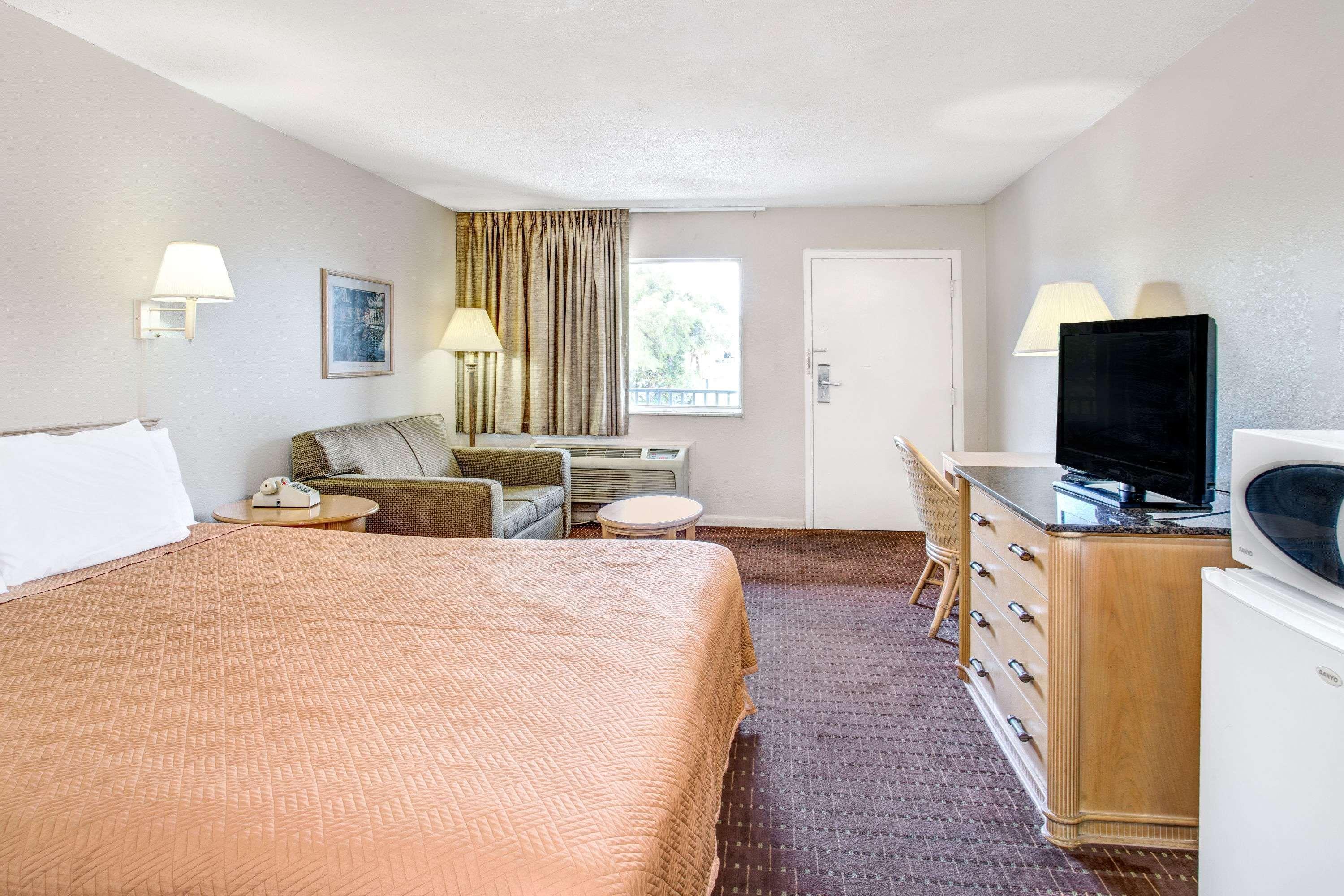 Motel Super 8 By Wyndham Kissimmee Exterior foto