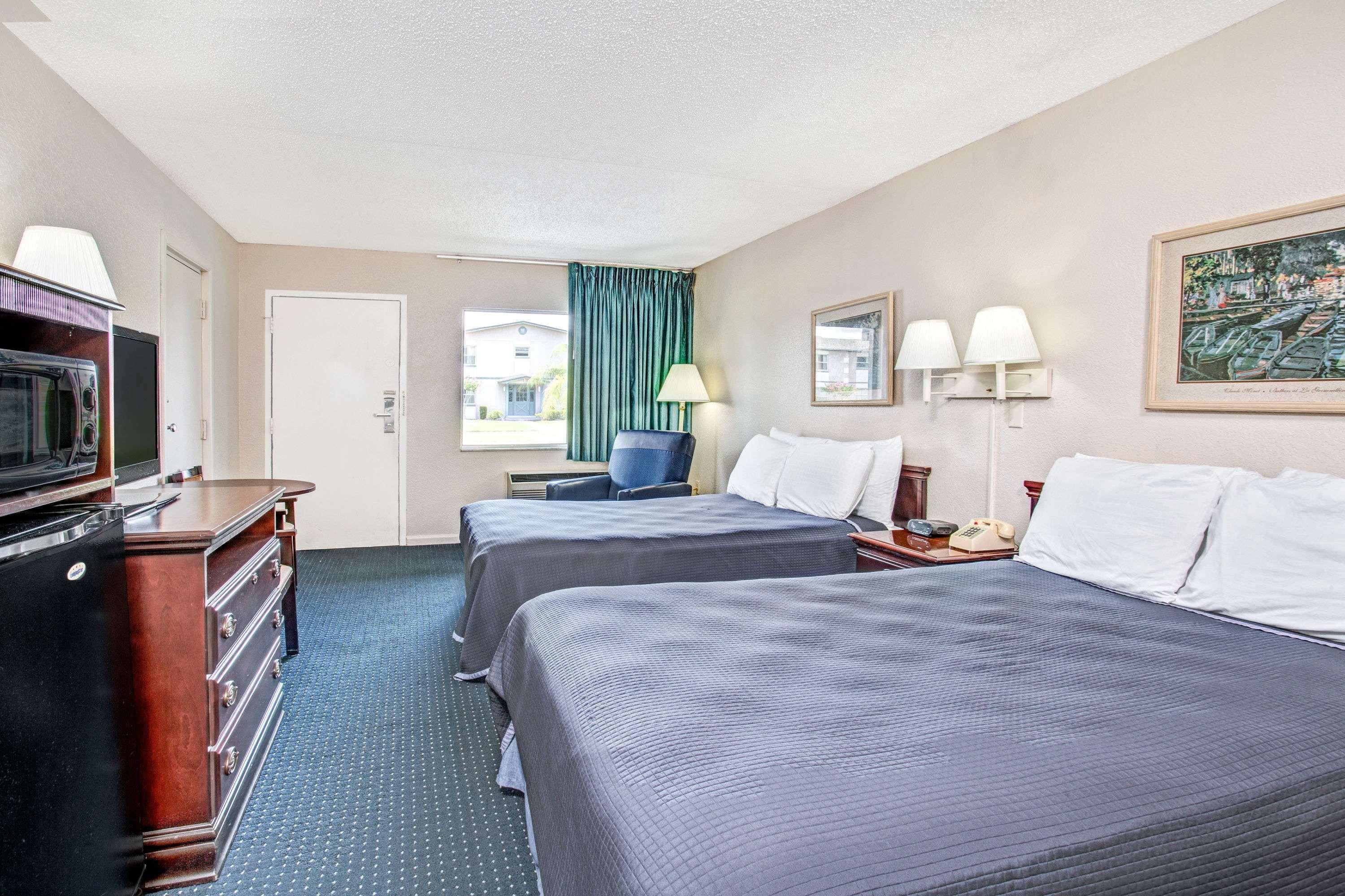 Motel Super 8 By Wyndham Kissimmee Exterior foto